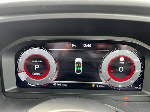 Nissan Qashqai 1.3 DIG-T MHEV N-Connecta SUV 5dr Petrol Hybrid XTRON Euro 6 (s/s) (158 ps) 25