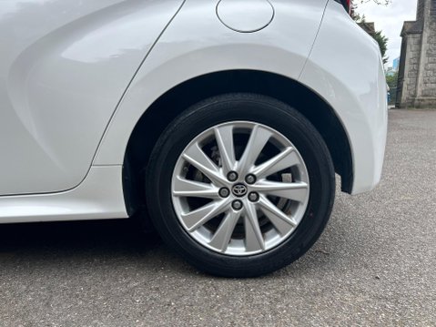 Toyota Yaris ICON FHEV 38