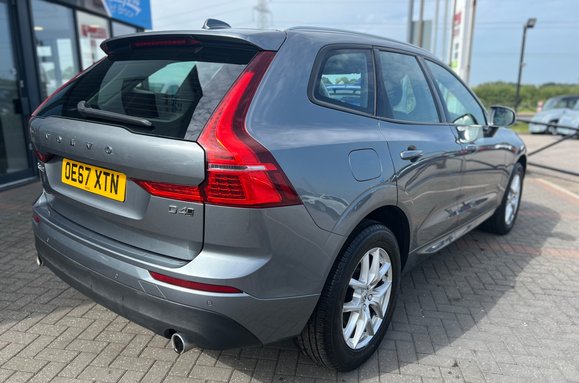 Volvo XC60 D4 MOMENTUM AWD AUTO 7
