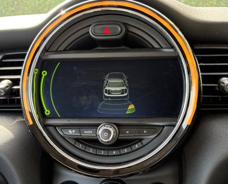 Mini Hatch Cooper D 1.5 Steptronic Automatic Chili / Media XL 5 door - PRO SAT NAV 13