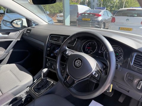 Volkswagen Golf 1.0 TSI BlueMotion Tech SE Nav DSG Euro 6 (s/s) 5dr 17