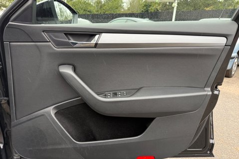 Skoda Superb SE L EXECUTIVE TDI - PANORAMIC SUNROOF  34