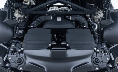 Aston Martin Vantage F1 EDITION 43