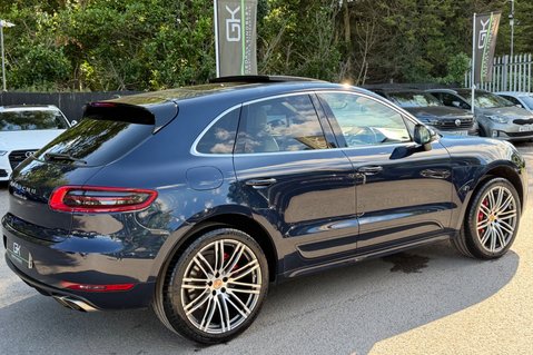 Porsche Macan TURBO PDK - HUGE SPEC - PAN ROOF - BOSE - CARPLAY 7