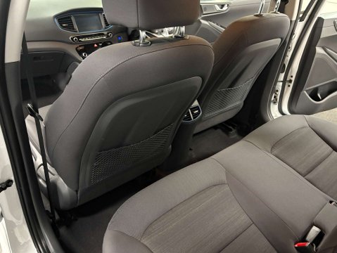 Hyundai IONIQ 1.6 IONIQ Premium FHEV Semi-Auto 5dr 46