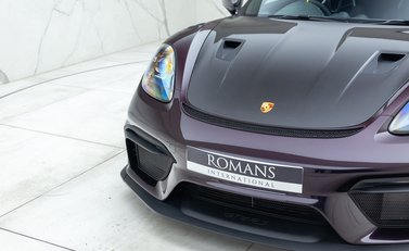 Porsche Cayman GT4 RS (718) 36