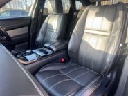 Land Rover Range Rover Velar 3.0 Range Rover Velar R-Dynamic HSE D300 Auto 4WD 5dr 28