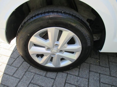Dacia Sandero 1.0 TCe Comfort Euro 6 (s/s) 5dr 11