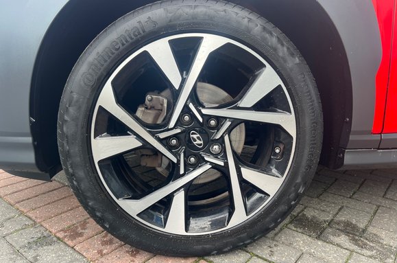 Hyundai KONA T-GDI PREMIUM MHEV 12