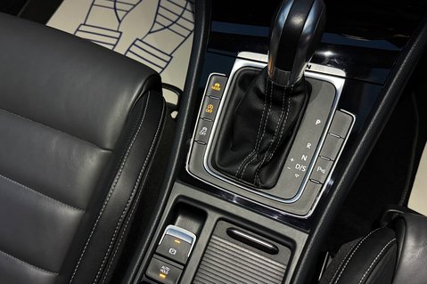Volkswagen Golf R TSI DSG -DEMO +1 OWNER -AKRAPOVIC-EVERY EXTRA -PAN ROOF-PRO NAV-PRETORIAS 43