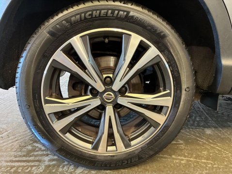 Nissan Qashqai 1.6 DIG-T N-Connecta Euro 6 (s/s) 5dr 35