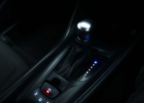 Toyota C-HR 1.8 VVT-h GPF Icon SUV 5dr Petrol Hybrid CVT Euro 6 (s/s) (122 ps) 32