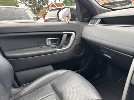Land Rover Discovery Sport 2.0 TD4 Landmark SUV 5dr Diesel Auto 4WD Euro 6 (s/s) (180 ps) 33