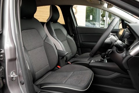 Renault Captur TECHNO E-TECH 32