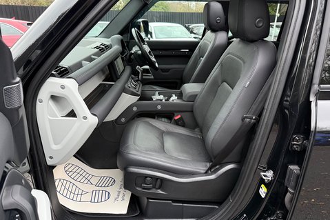 Land Rover Defender 110 110 XS EDITION D250 3.0 LITRE MHEV - BLACK PACK -SIDE STEPS -PAN ROOF  4