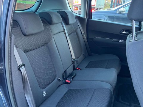 Peugeot 3008 1.6 3008 Active HDi 5dr 23