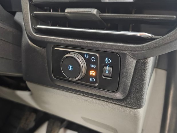 Ford Transit Custom Transit Custom 320 H1 Limited 9 Seater 2.0 Eco Blue 136ps 29