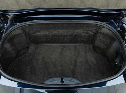 Aston Martin V8 Vantage Roadster 26