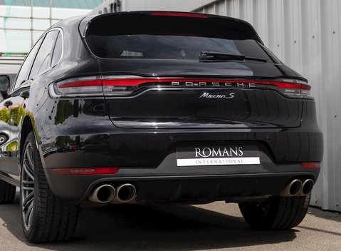 Porsche Macan S 25
