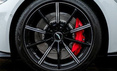 Aston Martin V8 Vantage 10