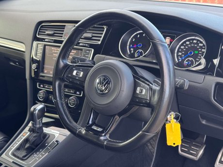 Volkswagen Golf 2.0 Golf R DSG 4WD 5dr 26
