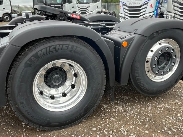 Iveco X-Way 580 Rear Steer Tag Axle 8