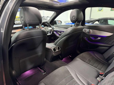 Mercedes-Benz C Class 2.0 C300d AMG Line (Premium Plus) Saloon 4dr Diesel G-Tronic+ Euro 6 (s/s) 38