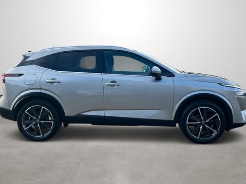 Nissan Qashqai 1.3 DiG-T MH 158 Tekna 5dr 9