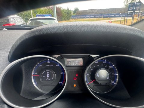 Hyundai ix35 2.0 CRDi Premium Auto 4WD Euro 5 5dr 17