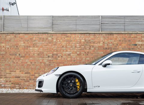 Porsche 911 (991.2) Carrera 4 GTS 29