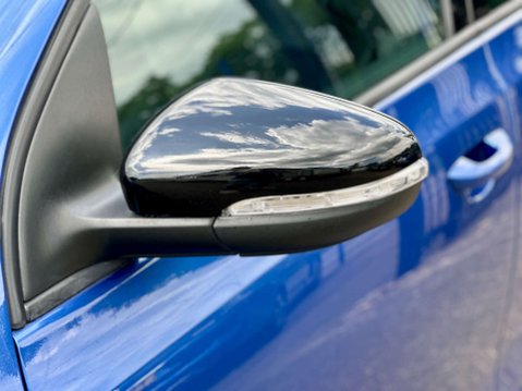 Volkswagen Golf R 2.0 DSG (Wingback) DCC 36