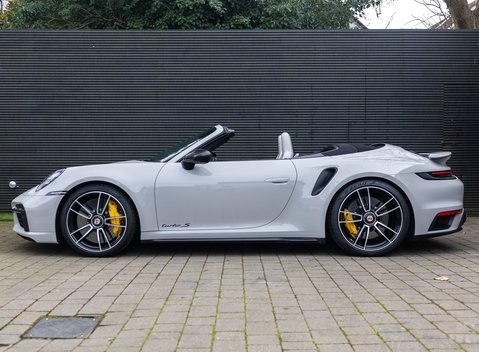 Porsche 911 Turbo S Cabriolet (992) 3