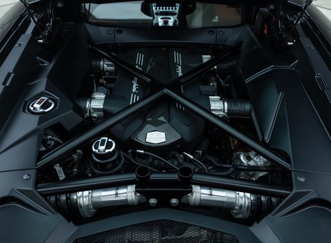 Lamborghini Aventador LP 700-4 33