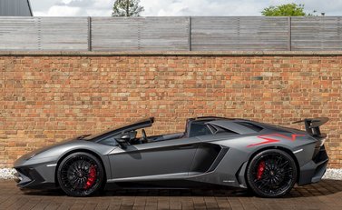 Lamborghini Aventador SV LP750-4 Roadster 2