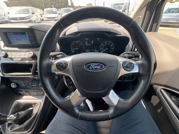Ford Transit Connect SWB L1H1 Low Roof Limited Air Con EURO 6 13