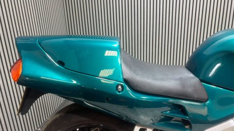 Honda VFR 1997 ONLY 15K GREAT LOOKING LIGHT PROJECT BIKE CLASSIC TOURER 750CC 25