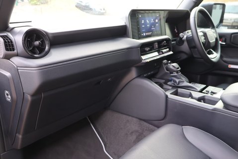 Toyota Land Cruiser 2026 COMMERCIAL 2 inch  lift 22  wheels roof light Seeker styled Rear seats 25