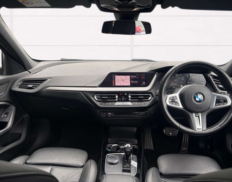 BMW 1 Series 1.5 118i M Sport Auto 5dr 32