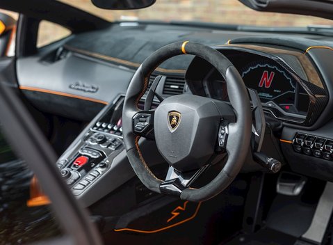 Lamborghini Aventador SV LP 750-4 Roadster 15