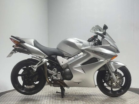 Honda VFR 2001 VTEC ONLY 19K NEW MOT SERVICED SPORTS EXHAUST 800CC