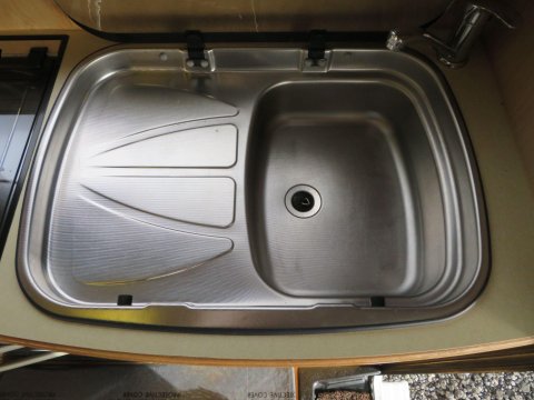 Auto-Sleepers Nuevo Motor Home 25