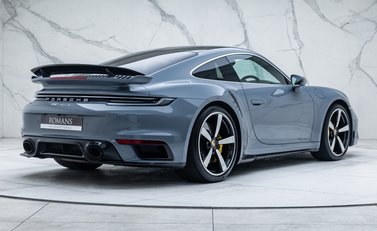 Porsche 911 Turbo S (992) 3