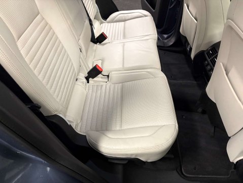 Land Rover Discovery Sport HSE MHEV 33