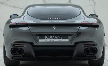 Ferrari Roma 8