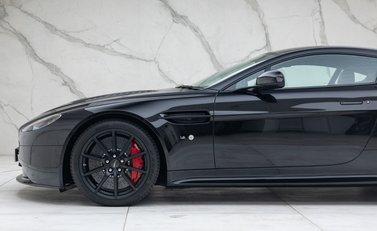 Aston Martin V12 Vantage S 47