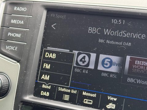 Volkswagen Passat 2.0 TDI BlueMotion Tech SE Business Euro 6 (s/s) 5dr 13