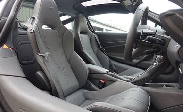 McLaren 720S Luxury 26