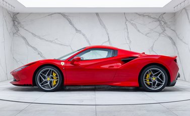 Ferrari F8 Spider 5