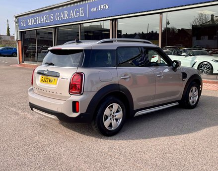 Mini Countryman 1.5 Countryman Cooper Classic Auto 5dr 8