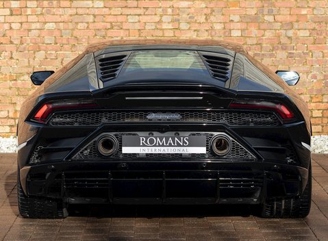 Lamborghini Huracan LP640-4 EVO 5